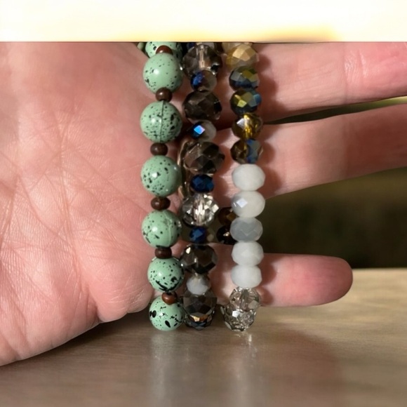 New 7 Assorted Boutique Bracelets - Picture 5 of 5